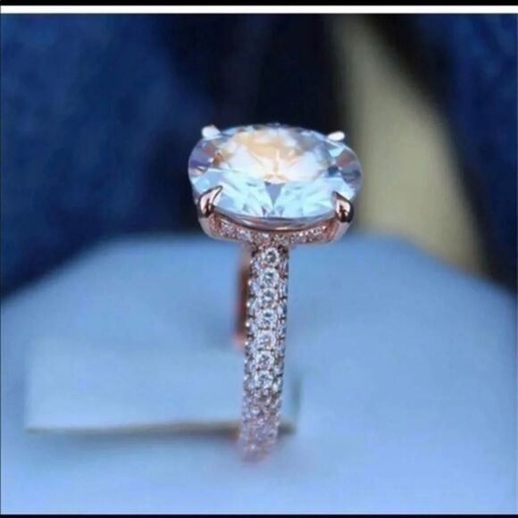 10 Carat Zircon Gold plated Ring! New in gift box - Picture 3 of 10